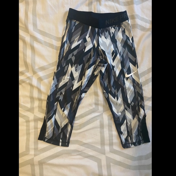 Nike shorts - Picture 2 of 3